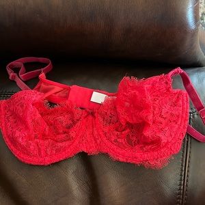 Victoria’s Secret Unlined Dream Angels bra